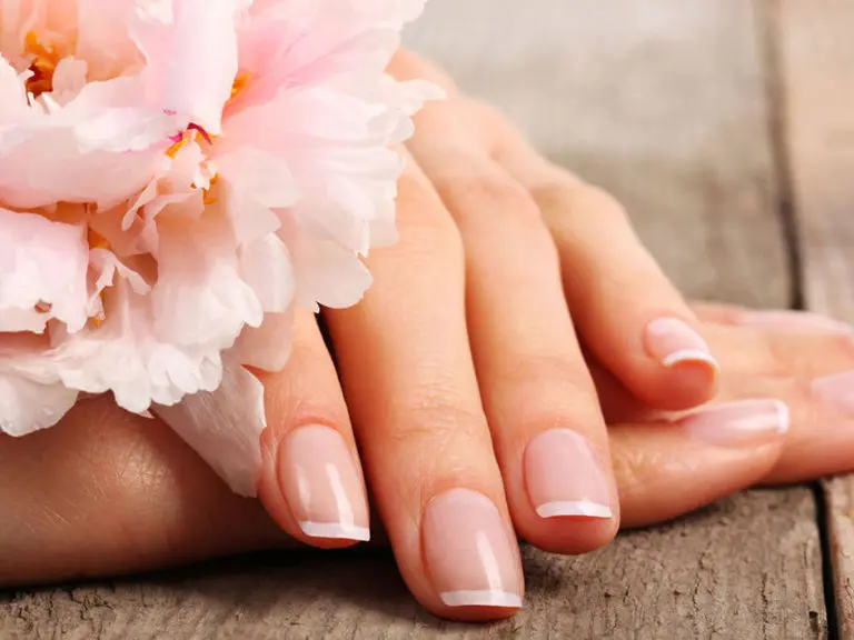 Manikür - Tırnak Bakımı - Antalya Masaj Lara